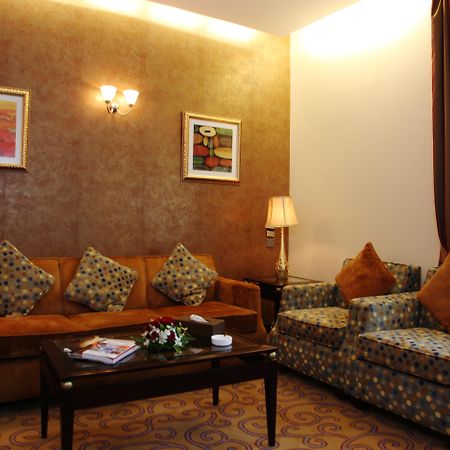 Century Hotel Doha Bagian luar foto
