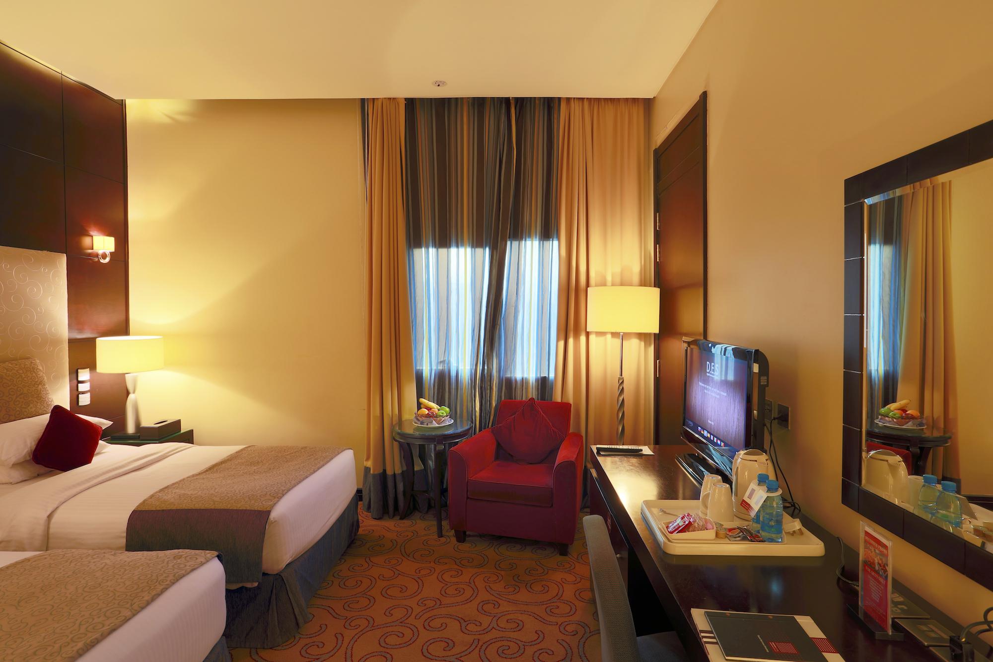 Century Hotel Doha Bagian luar foto