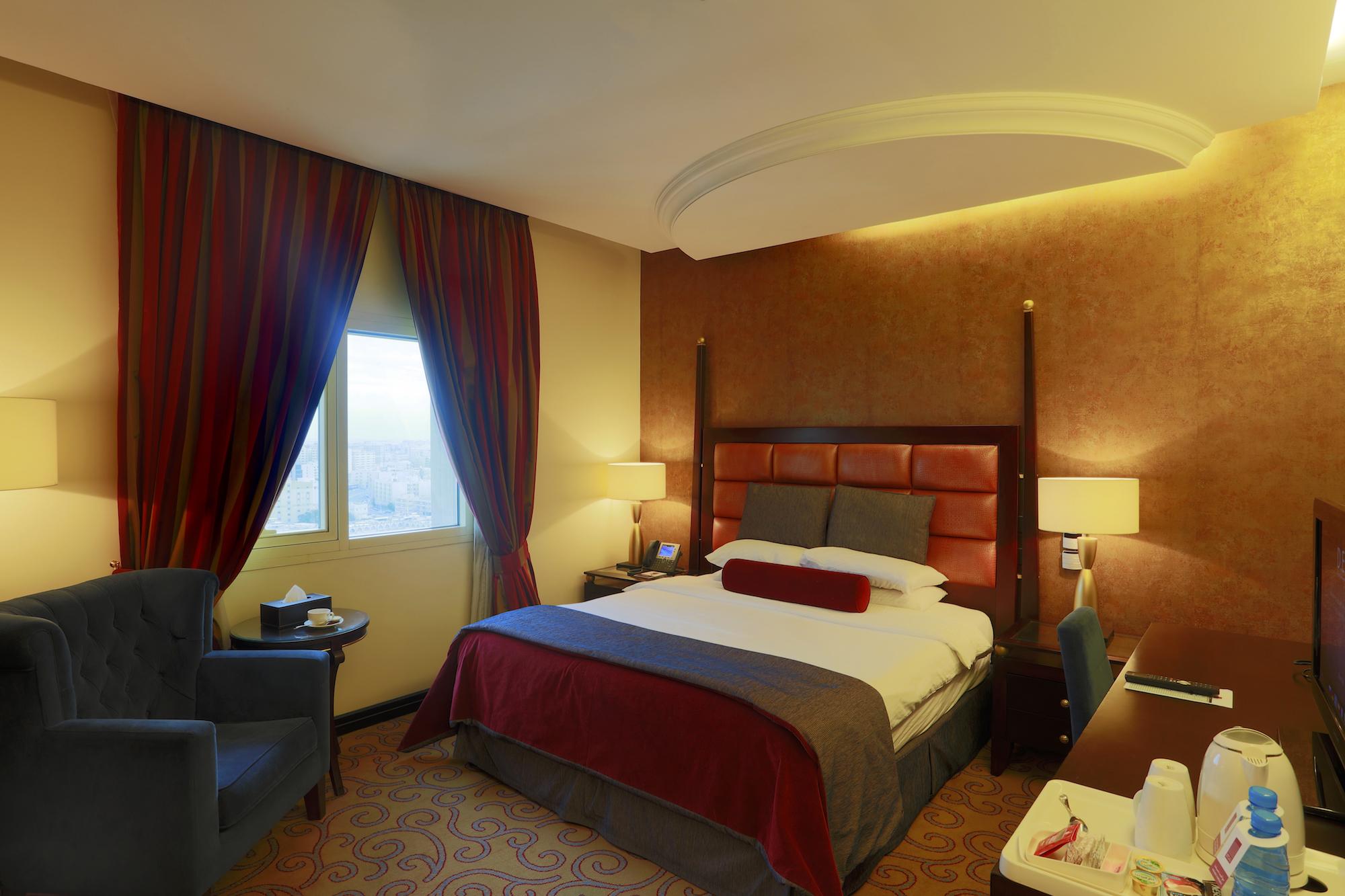 Century Hotel Doha Bagian luar foto