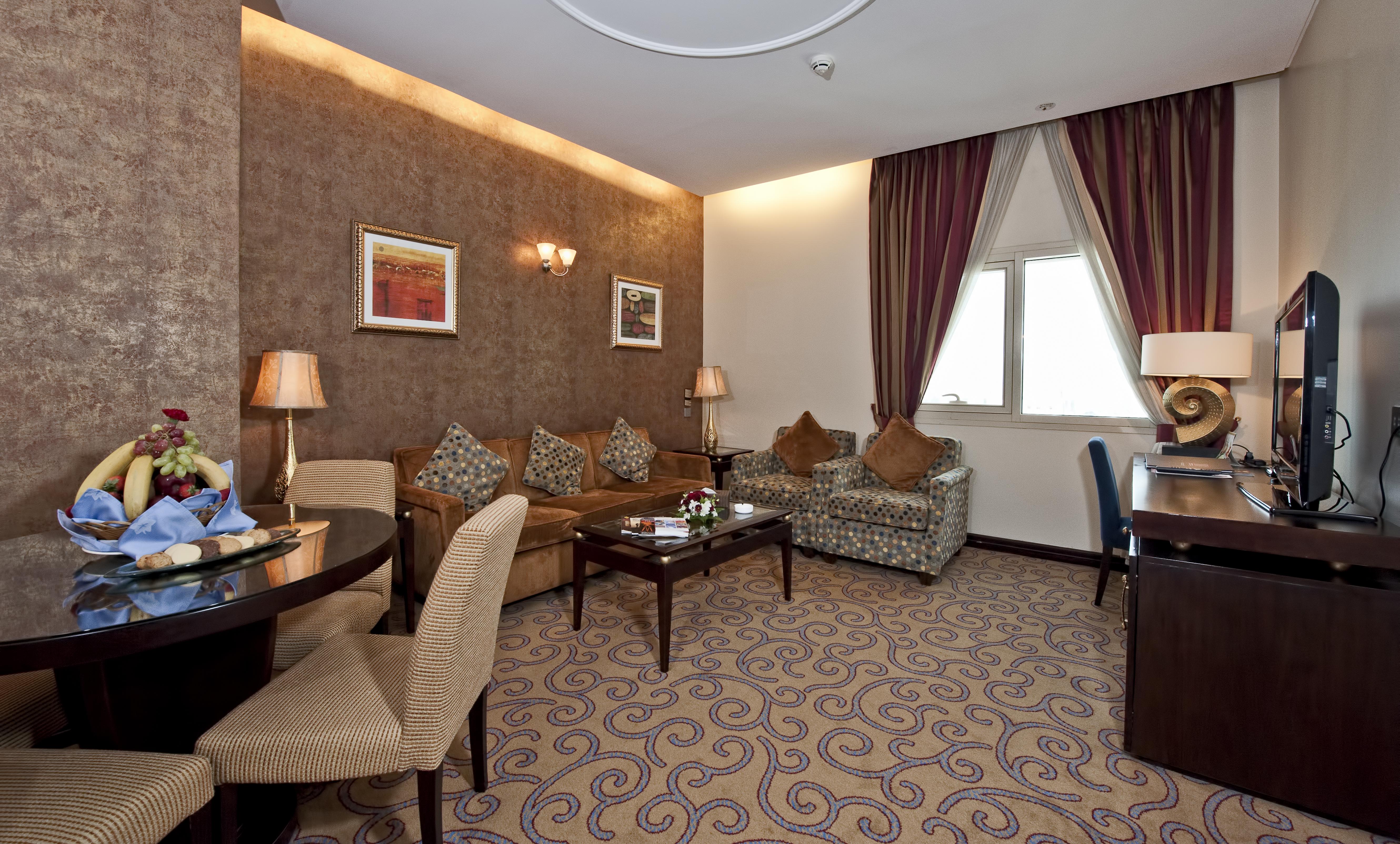 Century Hotel Doha Bagian luar foto