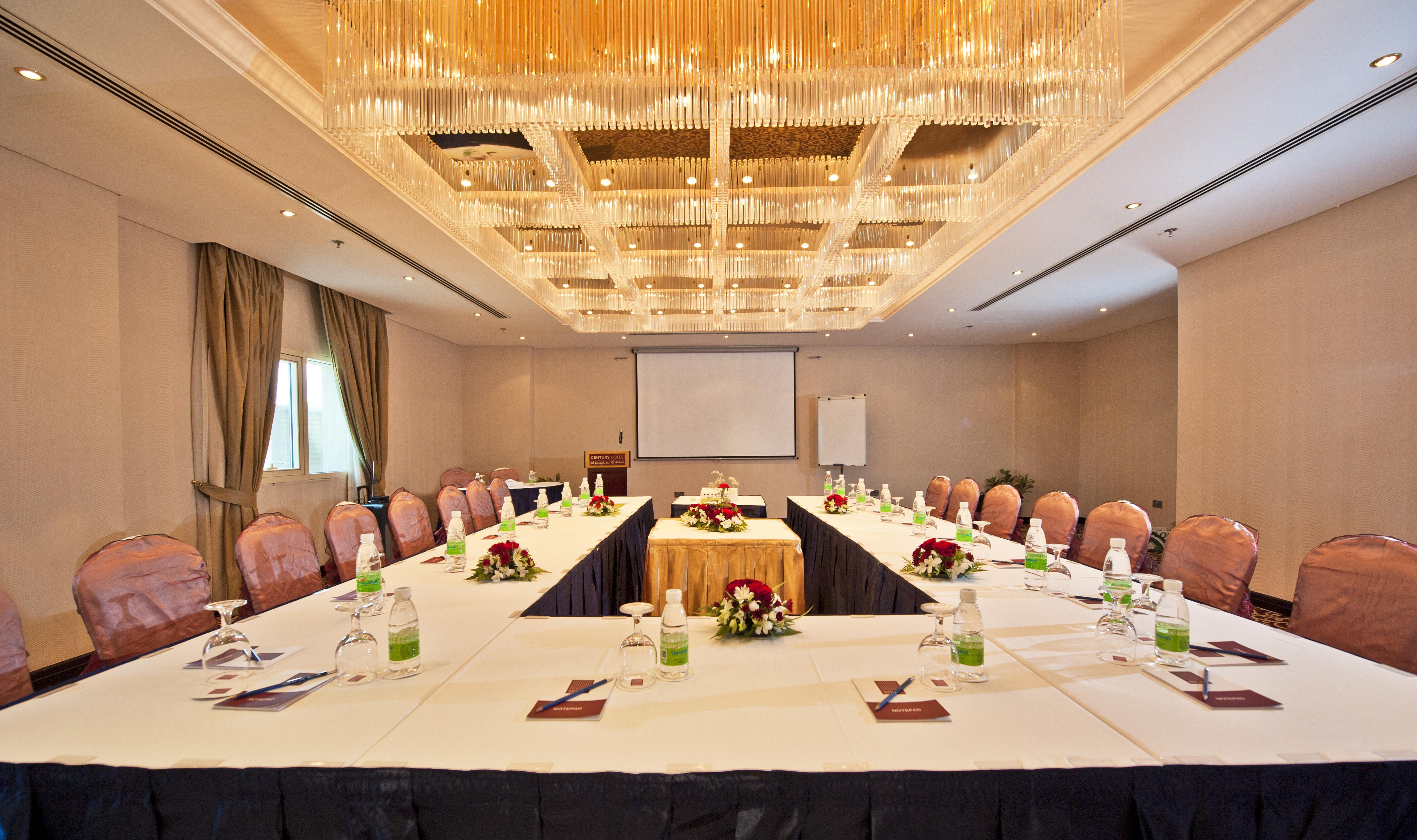 Century Hotel Doha Bagian luar foto