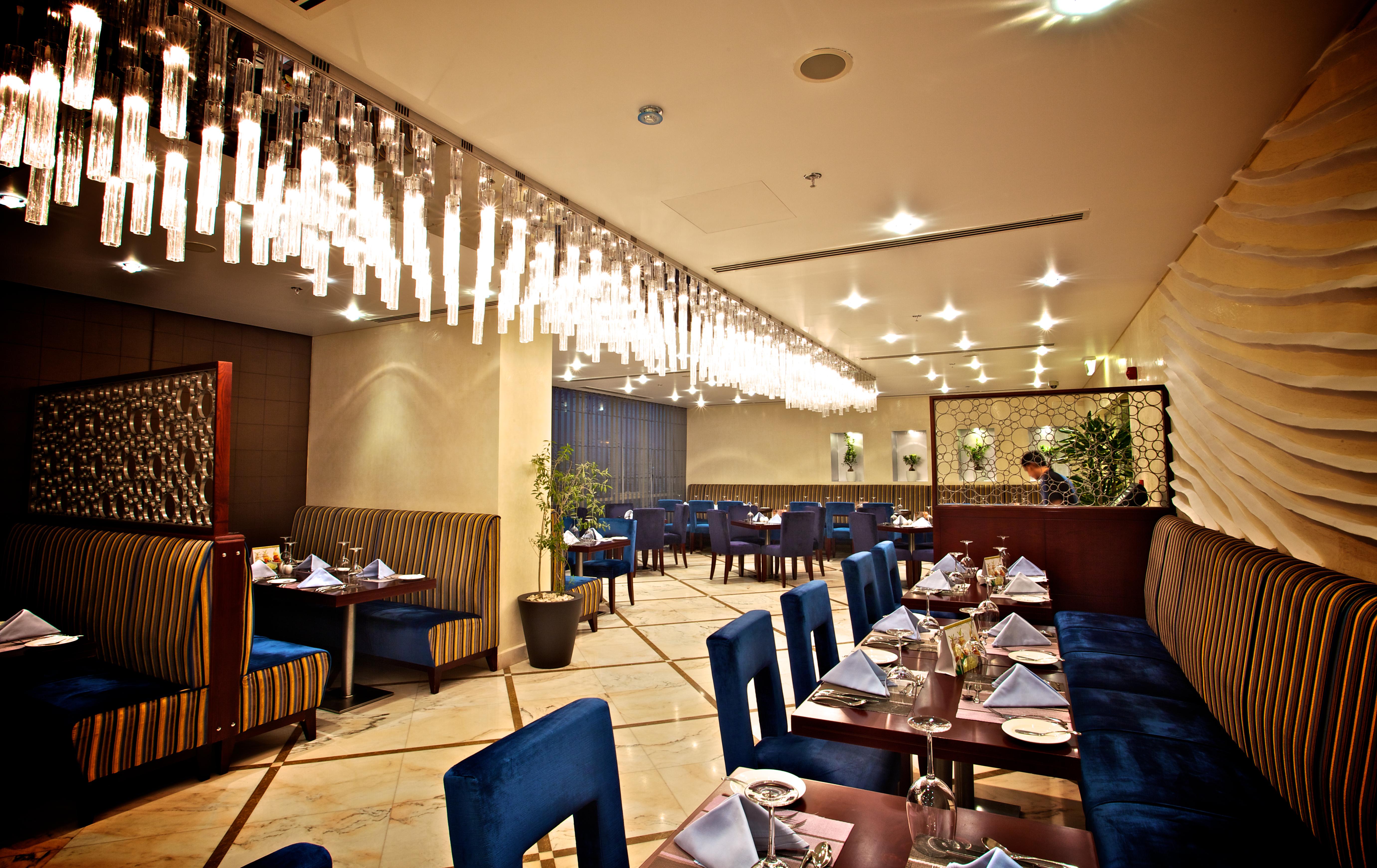 Century Hotel Doha Bagian luar foto